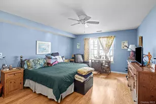 7 Sutton Pl, Islip, NY 11751 - Photo 7