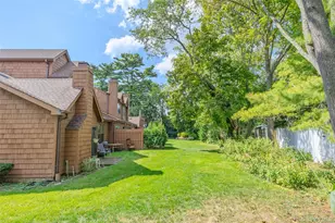 7 Sutton Pl, Islip, NY 11751 - Photo 21