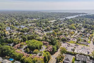 7 Sutton Pl, Islip, NY 11751 - Photo 31