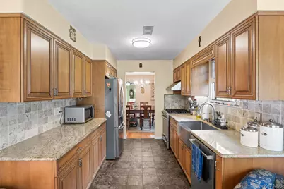 7 Sutton Place, Islip, NY 11751 - Photo 15