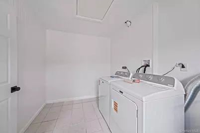 66 Laurin Road, Calverton, NY 11933 - Photo 21