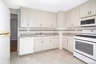 609 Kappock St, Bronx, NY 10463 - Photo 9