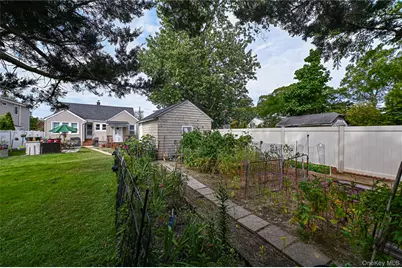 7 Bailey Avenue, Babylon, NY 11702 - Photo 25