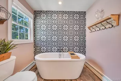 84 Superior Road, Floral Park, NY 11001 - Photo 23