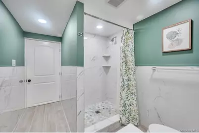 84 Superior Road, Floral Park, NY 11001 - Photo 17