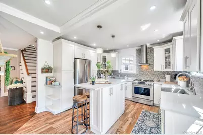 84 Superior Road, Floral Park, NY 11001 - Photo 7