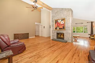 8 Sunset Ln E, Miller Place, NY 11764 - Photo 15