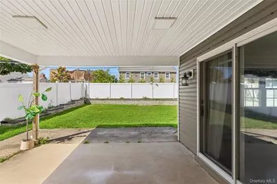 26 Shelter Lane, Levittown, NY 11756 - Photo 13