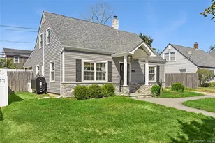 26 Shelter Ln, Levittown, NY 11756 - Photo 15