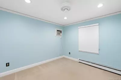 18 Halsey Street, Freeport, NY 11520 - Photo 5