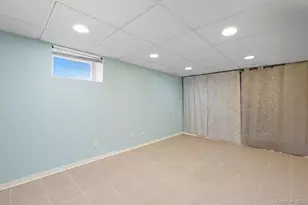 18 Halsey St, Freeport, NY 11520 - Photo 9