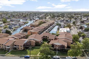 210 Westend Ave, Freeport, NY 11520 - Photo 17