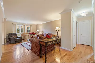 210 Westend Avenue #8B, Freeport, NY 11520 - Photo 3