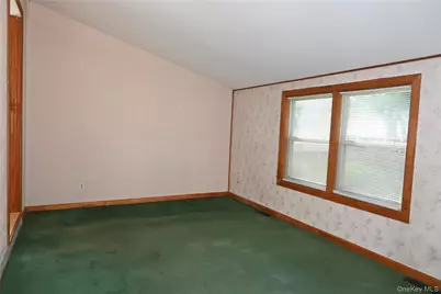 2816 Acorn Avenue, Medford, NY 11763 - Photo 11