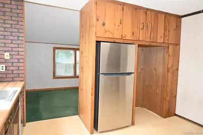 2816 Acorn Avenue, Medford, NY 11763 - Photo 9