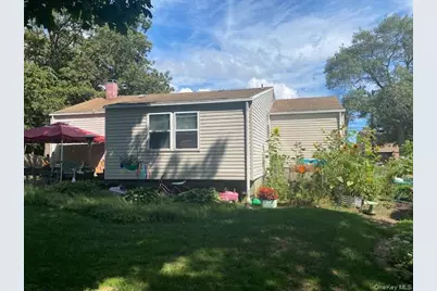 2816 Acorn Avenue, Medford, NY 11763 - Photo 3