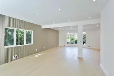 85-49 Avon Street, Jamaica, NY 11432 - Photo 9