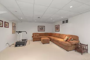 3 Cricket Club Dr, Roslyn, NY 11576 - Photo 25