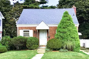 534 Sperry Blvd, New Hyde Park, NY 11040 - Photo 1