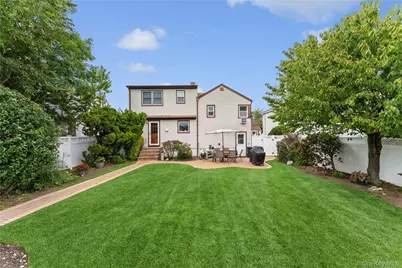 43 Layton Street, Freeport, NY 11520 - Photo 5