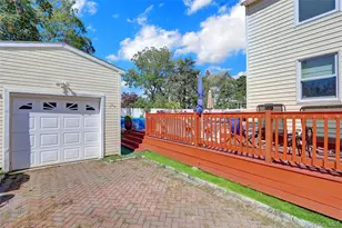 66 Center Ave, Bay Shore, NY 11706 - Photo 17