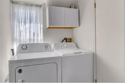 66 Center Avenue, Bay Shore, NY 11706 - Photo 13