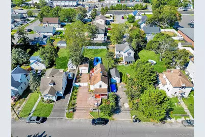 66 Center Avenue, Bay Shore, NY 11706 - Photo 23