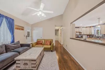 3 Emily Court, Hampton Bays, NY 11946 - Photo 5