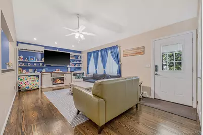 3 Emily Court, Hampton Bays, NY 11946 - Photo 3