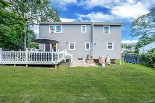 42 Apricot Pl, Ronkonkoma, NY 11779 - Photo 37