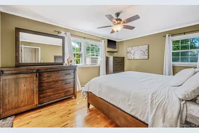 42 Apricot Place, Ronkonkoma, NY 11779 - Photo 25