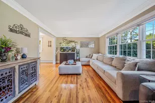 42 Apricot Pl, Ronkonkoma, NY 11779 - Photo 7