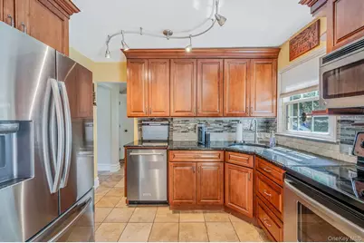 42 Apricot Place, Ronkonkoma, NY 11779 - Photo 13