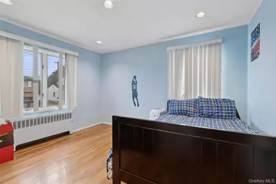 329 N Wyoming Avenue, Massapequa, NY 11758 - Photo 11