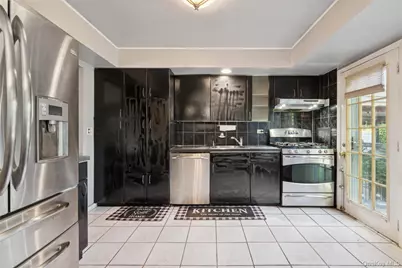 329 N Wyoming Avenue, Massapequa, NY 11758 - Photo 7