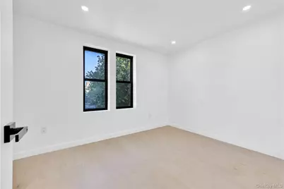 14225 Sutter Avenue, Ozone Park, NY 11436 - Photo 15