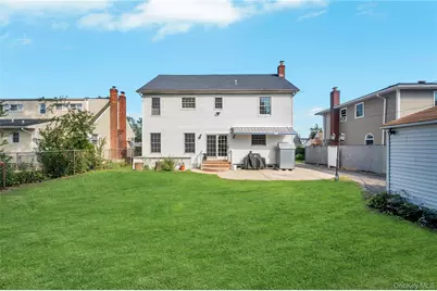 131 Carol Road, East Meadow, NY 11554 - Photo 29