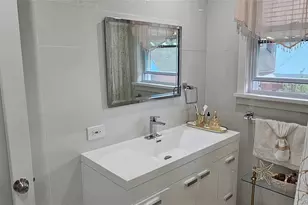 2533 Fish Ave, Bronx, NY 10469 - Photo 13