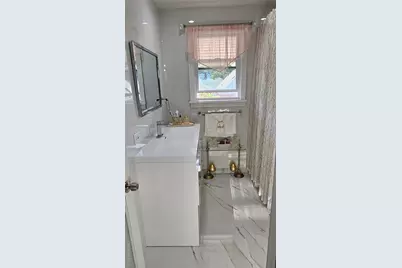 2533 Fish Avenue, Bronx, NY 10469 - Photo 11