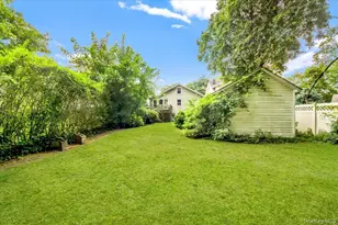 2 Valois Pl, Mount Vernon, NY 10552 - Photo 7