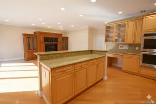 18 Hamlet Dr, Plainview, NY 11803 - Photo 7