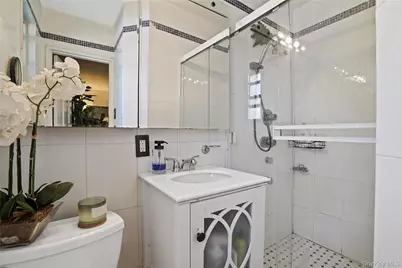 89-29 Shore Parkway #2, Howard Beach, NY 11414 - Photo 19