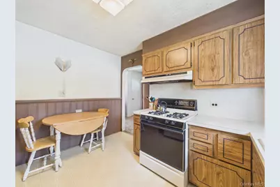 81 Cedarlawn Boulevard, Valley Stream, NY 11580 - Photo 3