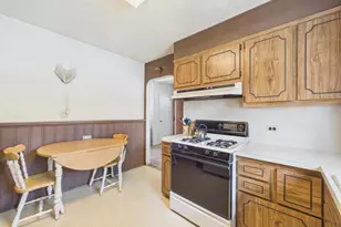 81 Cedarlawn Blvd, Valley Stream, NY 11580 - Photo 3