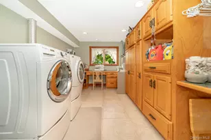 43 Duck Ln, West Islip, NY 11795 - Photo 35