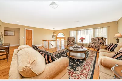 43 Duck Lane, West Islip, NY 11795 - Photo 7