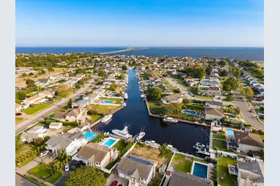 43 Duck Lane, West Islip, NY 11795 - Photo 45