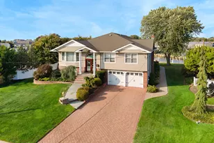 43 Duck Ln, West Islip, NY 11795 - Photo 5