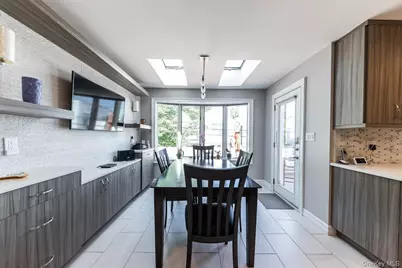 257 E Olive Street, Long Beach, NY 11561 - Photo 9