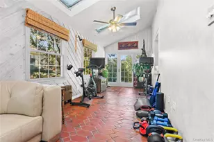 889 James St, Pelham, NY 10803 - Photo 7